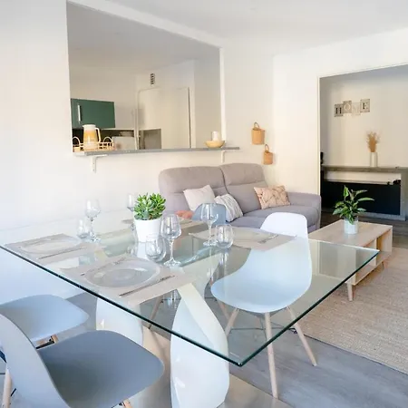 Luminous With Balcony - Allees Provencales *